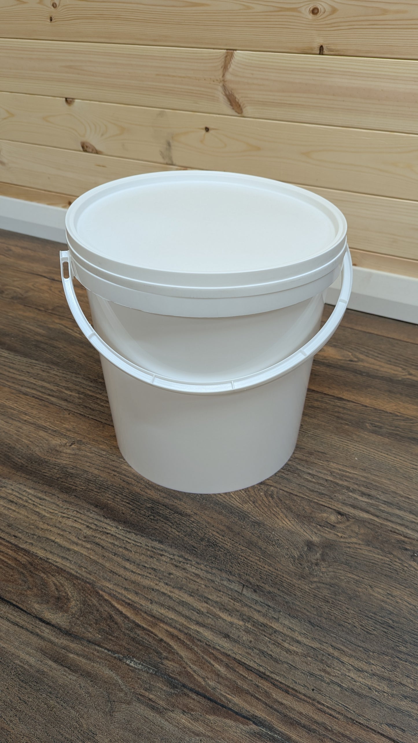 10LT Lidded Bucket